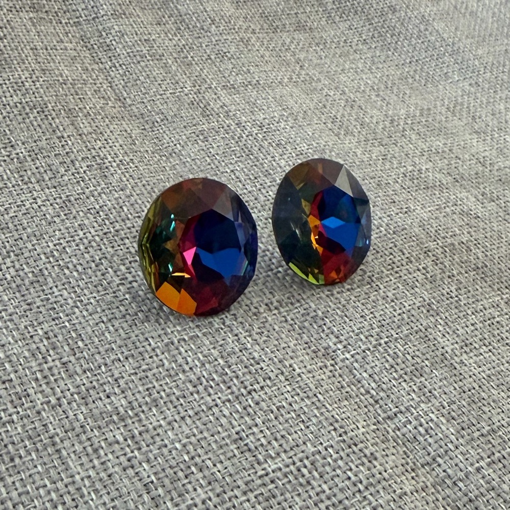 Sparkling Faceted Margarita Crystal Stud Pierced Earrings –Red Blue Aurora Glass - Picture 2 of 5